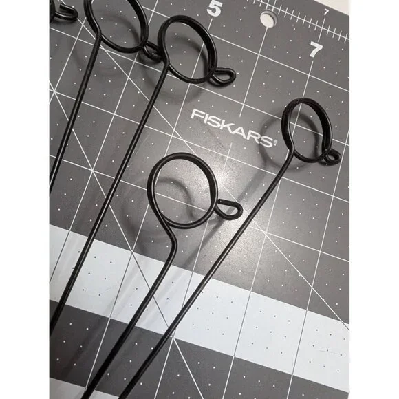 Baseball Photo Post Card Holder Decor Resin wire mit and ball 6 posts 13 inch - Picture 3 of 11